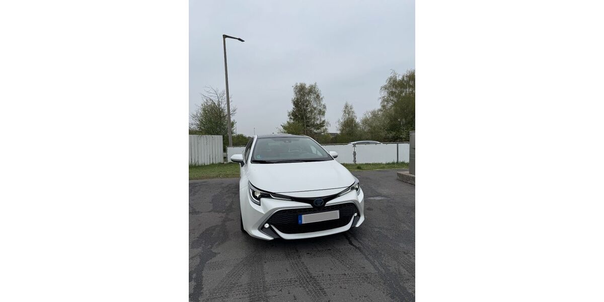 Toyota Corolla 75.000 km 21.890 &euro; Fürth 90763
