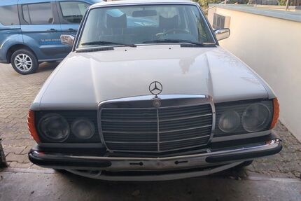 Mercedes-Benz 230 127.000 km 7.350 &euro; Forchheim 91301