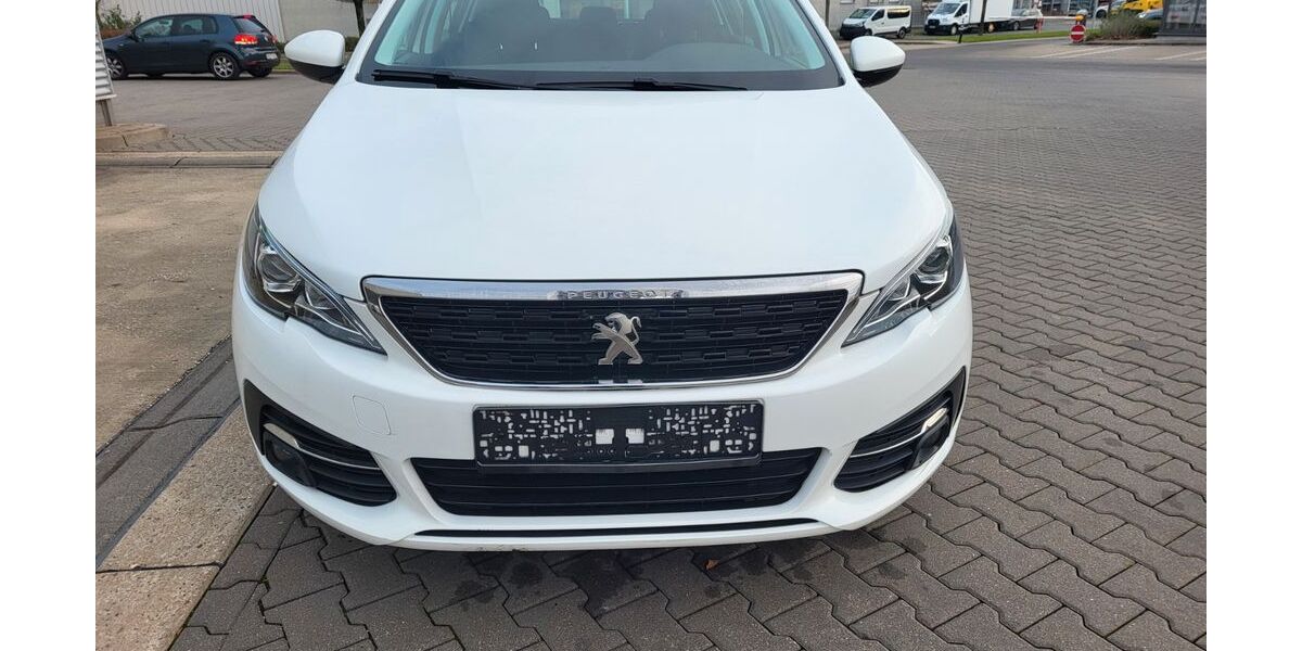 Peugeot 308 51.000 km 9.900 &euro; Nürnberg 90449