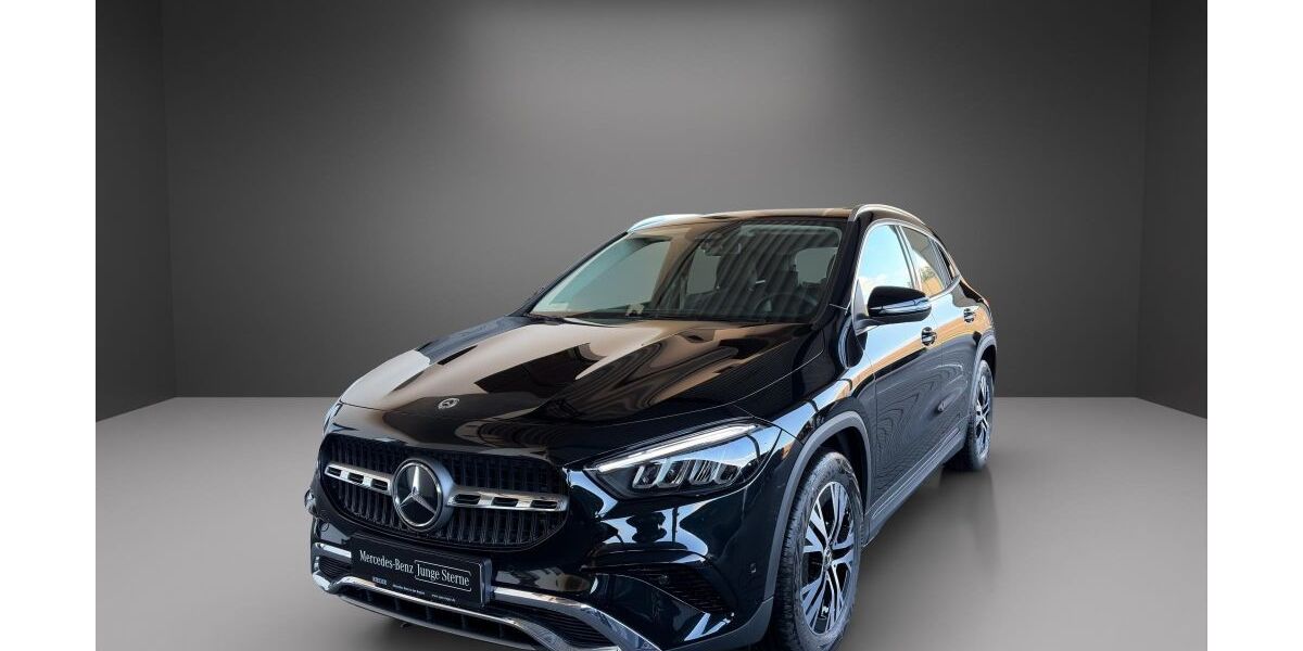 Mercedes-Benz GLA 200 10.896 km 37.990 &euro; Altdorf 90518