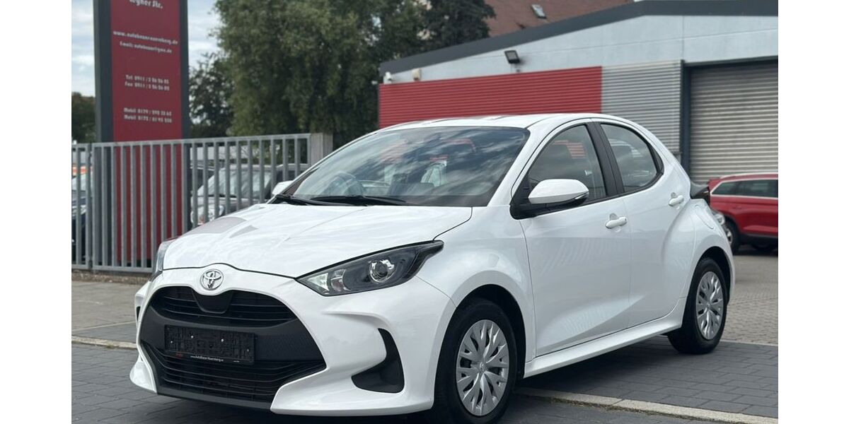 Toyota Yaris 50.000 km 12.990 &euro; Nürnberg 90431