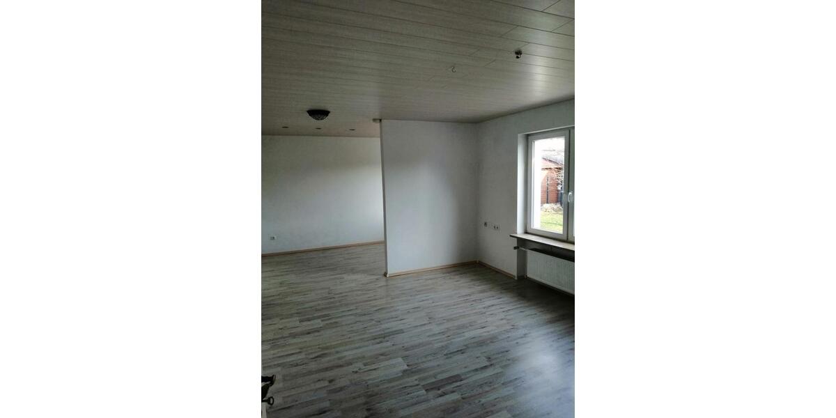Erdgeschoßwohnung Langenzenn - 4 Zimmer, 106 m&sup2;, 900&euro; | Angebot:25332301