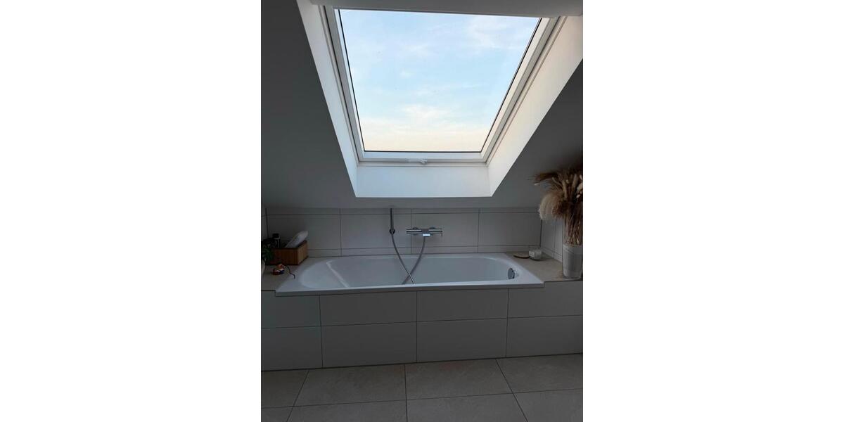 Dachgeschoßwohnung Oberreichenbach - 2 Zimmer, 130 m&sup2;, 1.500&euro; | Angebot:25598849