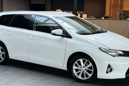 Toyota Auris 225.000 km 4.970 &euro; Cadolzburg bei Nürnberg 90556