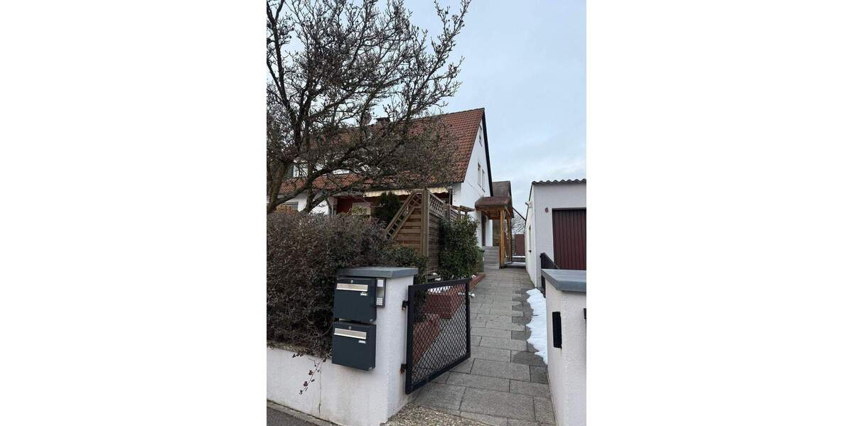 Etagenwohnung Wendelstein - 4 Zimmer, 92 m&sup2;, 1.150&euro; | Angebot:25769109