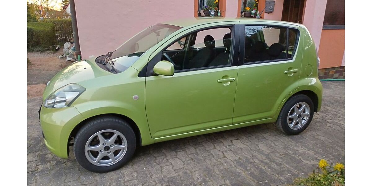 Daihatsu Sirion 160.000 km 2.399 &euro; Neustadt a.d.Aisch 91413