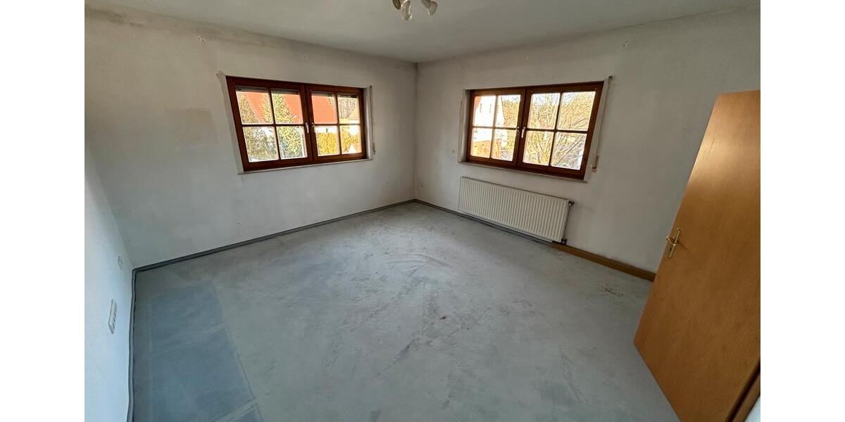 Einfamilienhaus Lauf an der Pegnitz - 7 Zimmer, 170 m&sup2;, 430.000&euro; | Angebot:25408089