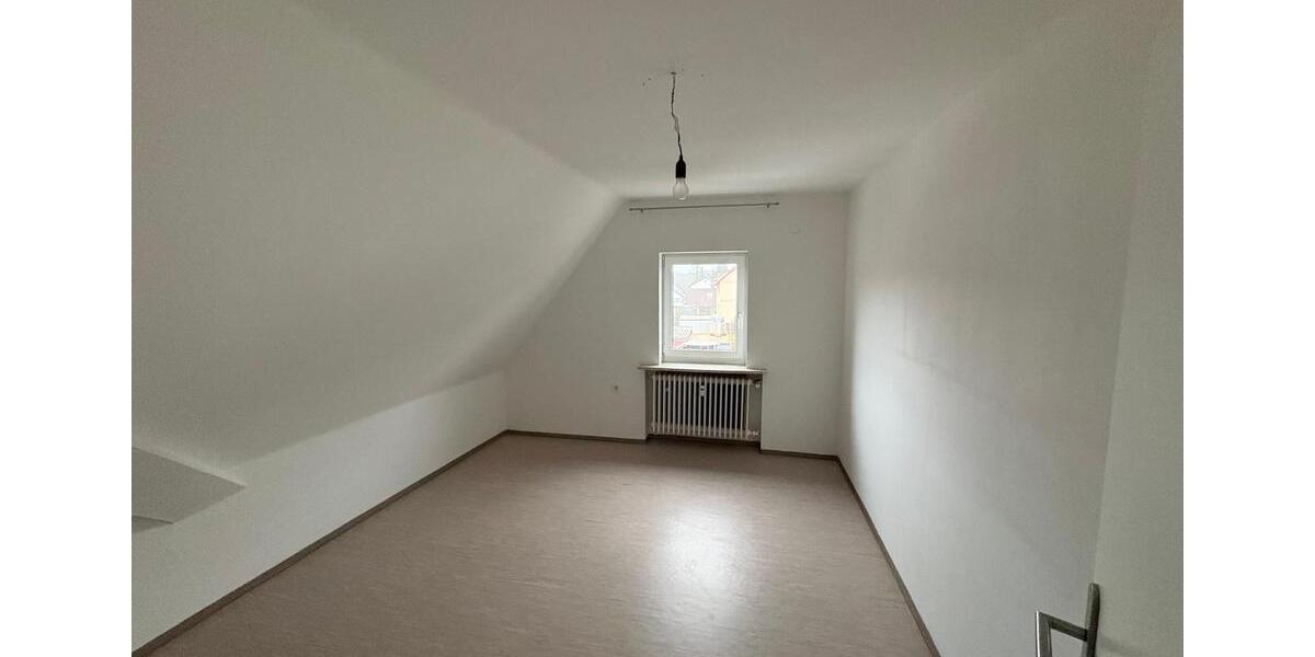Dachgeschoßwohnung Altdorf bei Nürnberg - 3 Zimmer, 68 m&sup2;, 1.030&euro; | Angebot:24784784