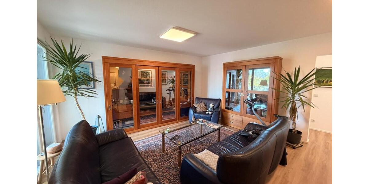 Etagenwohnung Heilsbronn - 4 Zimmer, 106 m&sup2;, 1.315&euro; | Angebot:26234263
