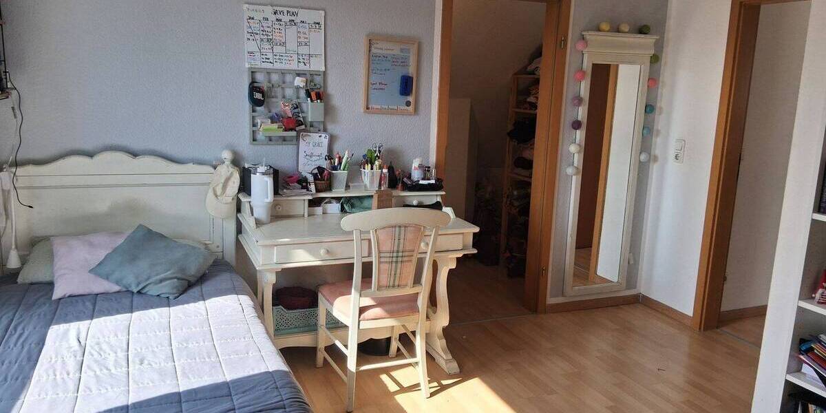Etagenwohnung Erlangen Tennenlohe - 4 Zimmer, 107 m&sup2;, 1.250&euro; | Angebot:25938363