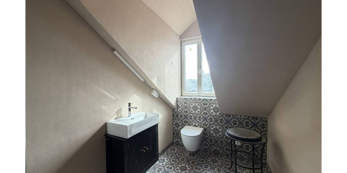 Etagenwohnung Erlangen Innenstadt - 4 Zimmer, 90 m&sup2;, 1.700&euro; | Angebot:26015681