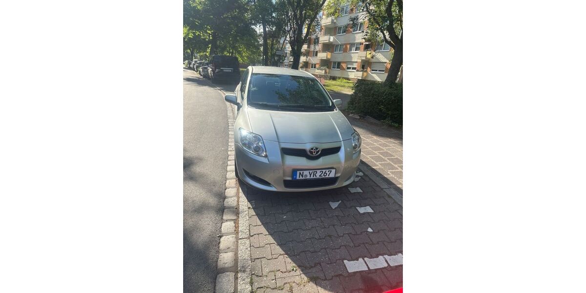 Toyota Auris 202.400 km 3.600 &euro; Fürth 90763