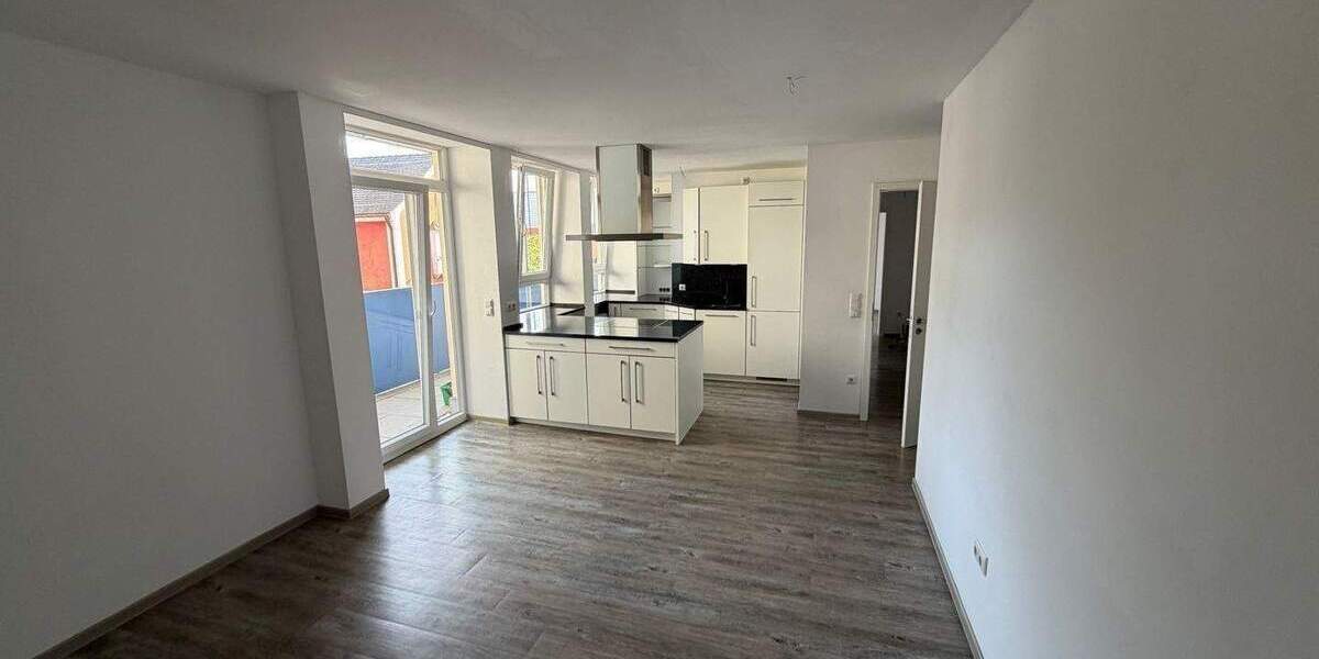 Etagenwohnung Nürnberg Steinbühl - 2 Zimmer, 65 m&sup2;, 1.000&euro; | Angebot:26673039
