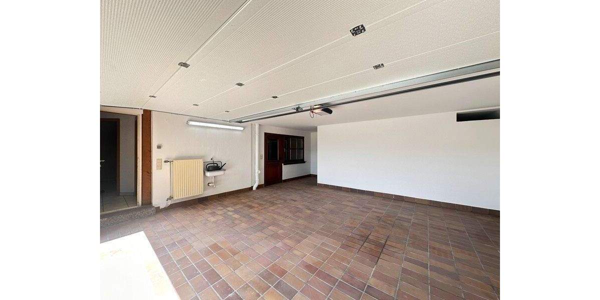Einfamilienhaus Lauf - 7 Zimmer, 220 m&sup2;, 895.000&euro; | Angebot:25699392