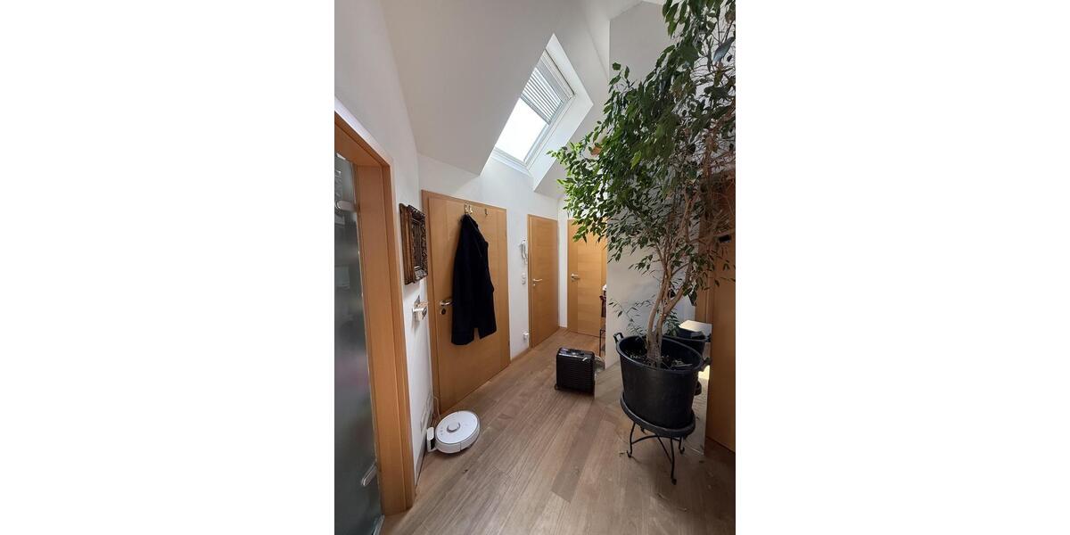 Dachgeschoßwohnung Nürnberg Hasenbuck - 3 Zimmer, 65 m&sup2;, 1.200&euro; | Angebot:26544452