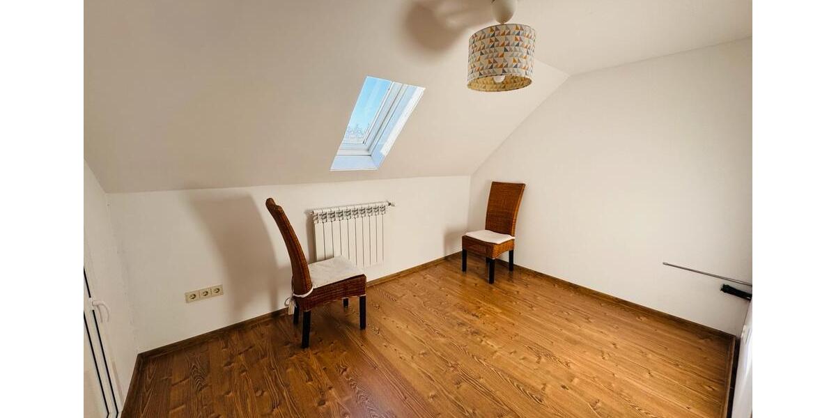 Dachgeschoßwohnung Windsbach - 2 Zimmer, 70 m&sup2;, 800&euro; | Angebot:25881525