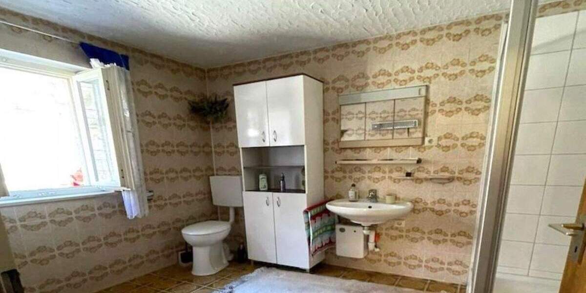 Mehrfamilienhaus, Wohnhaus Altdorf bei Nürnberg Altdorf - 6 Zimmer, 150 m&sup2;, 225.000&euro; | Angebot:25662829