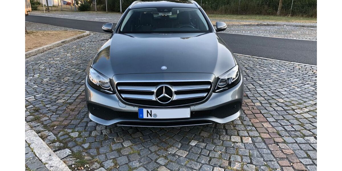 Mercedes-Benz 220 142.000 km 22.000 &euro; Nürnberg 90429