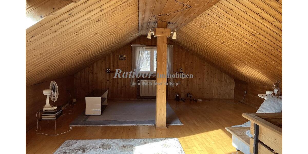 Sehr großzügiges und gepflegtes Einfamilienhaus mit Einliegerwohnung und Doppelgarage in Roth OT - Bungalow Roth Pfaffenhofen | Angebot:25634482