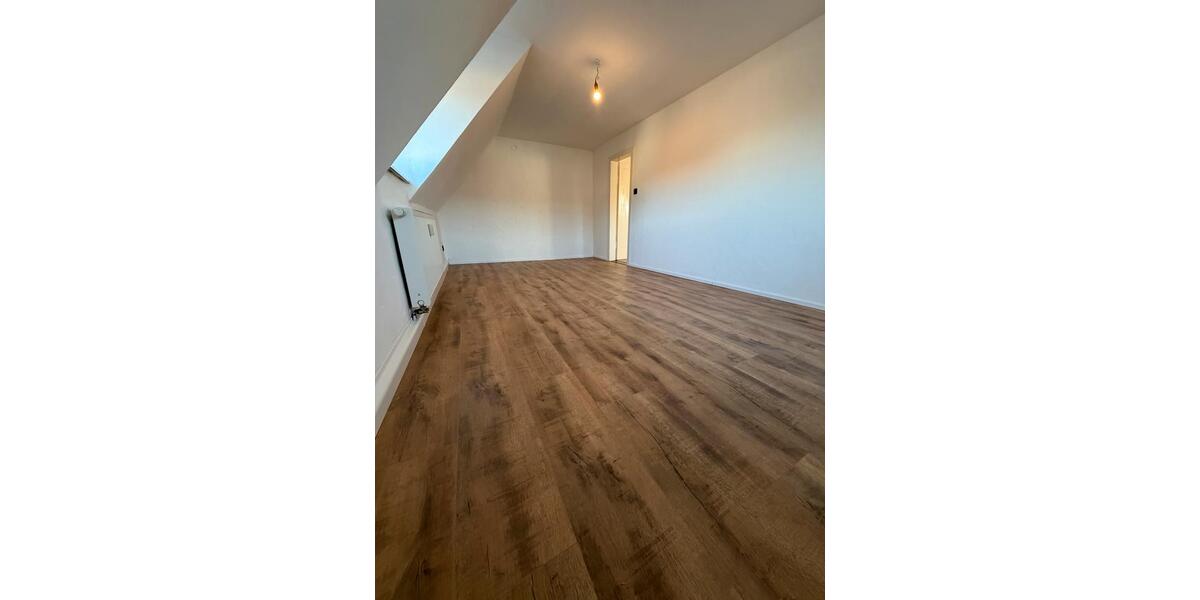 Dachgeschoßwohnung Windsbach - 2 Zimmer, 61 m&sup2;, 850&euro; | Angebot:25947998
