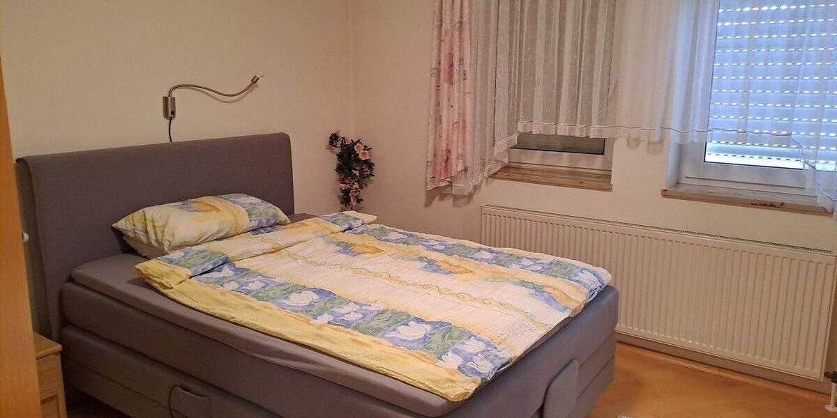 Etagenwohnung Adelsdorf - 4 Zimmer, 90 m&sup2;, 1.040&euro; | Angebot:25741981