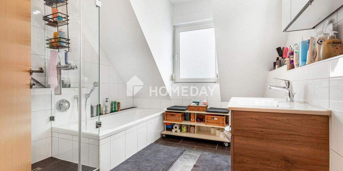 Doppelhaushälfte Erlangen Büchenbach - 8 Zimmer, 111 m&sup2;, 700.000&euro; | Angebot:25737636