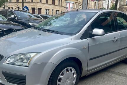 Ford Focus 151.451 km 890 &euro; Fürth ( bei Nürnberg ) 90762