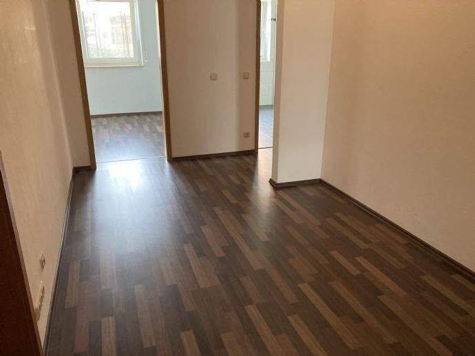 Etagenwohnung Erlangen Hüttendorf - 3 Zimmer, 100 m&sup2;, 950&euro; | Angebot:26841804