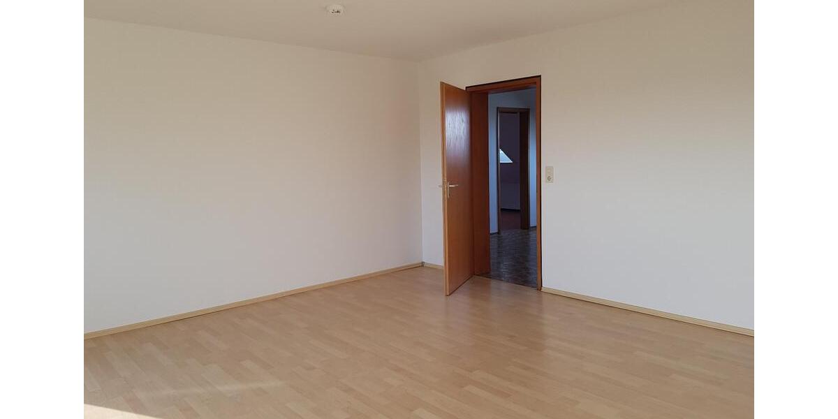 Dachgeschoßwohnung Herzogenaurach - 4 Zimmer, 98 m&sup2;, 885&euro; | Angebot:25310523
