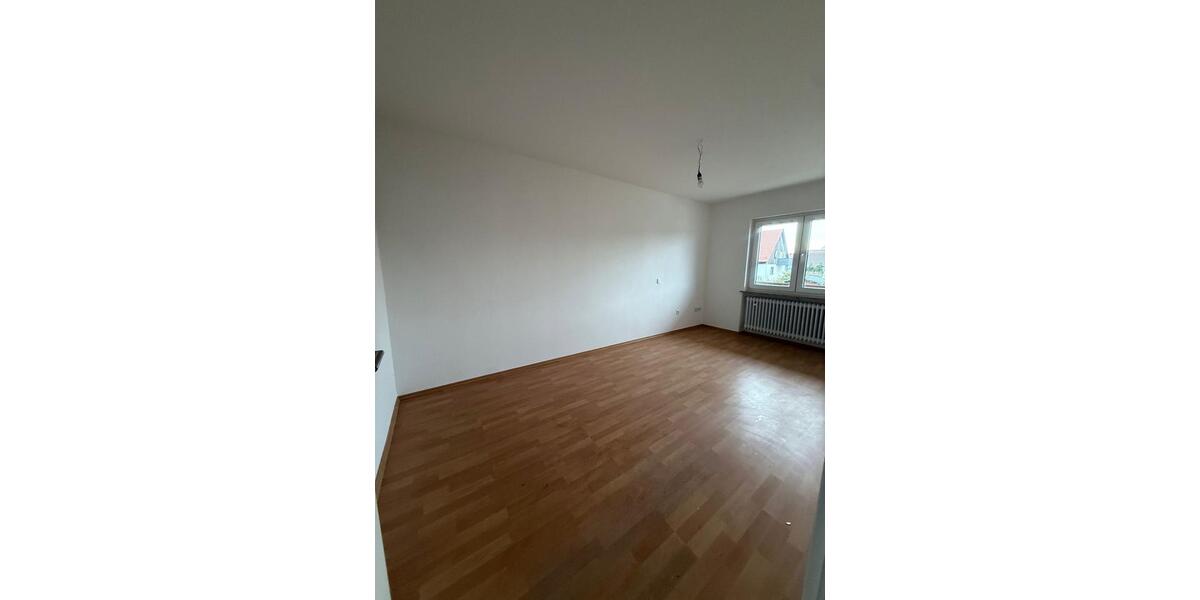 Etagenwohnung Eckental - 4 Zimmer, 110 m&sup2;, 1.300&euro; | Angebot:25894998