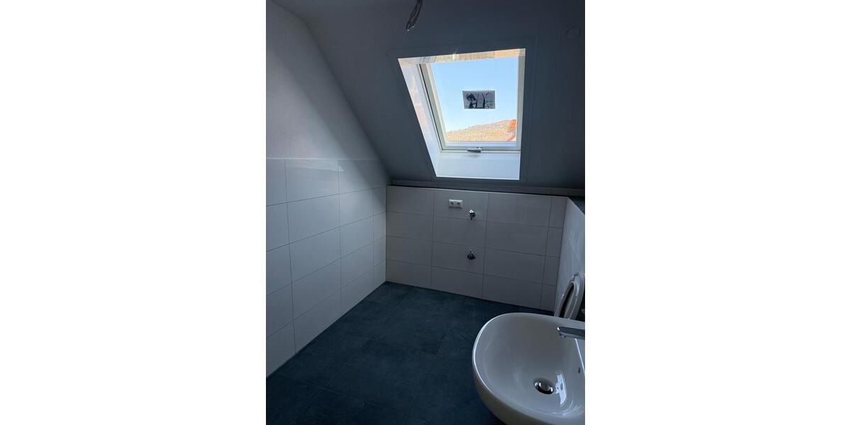 Dachgeschoßwohnung Leinburg - 2.5 Zimmer, 85 m&sup2;, 1.345&euro; | Angebot:24744591