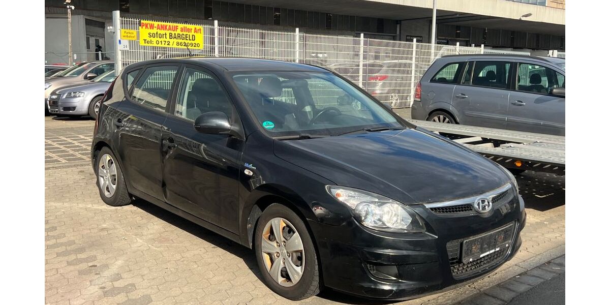 Hyundai i30 203.455 km 899 &euro; Nürnberg 90439