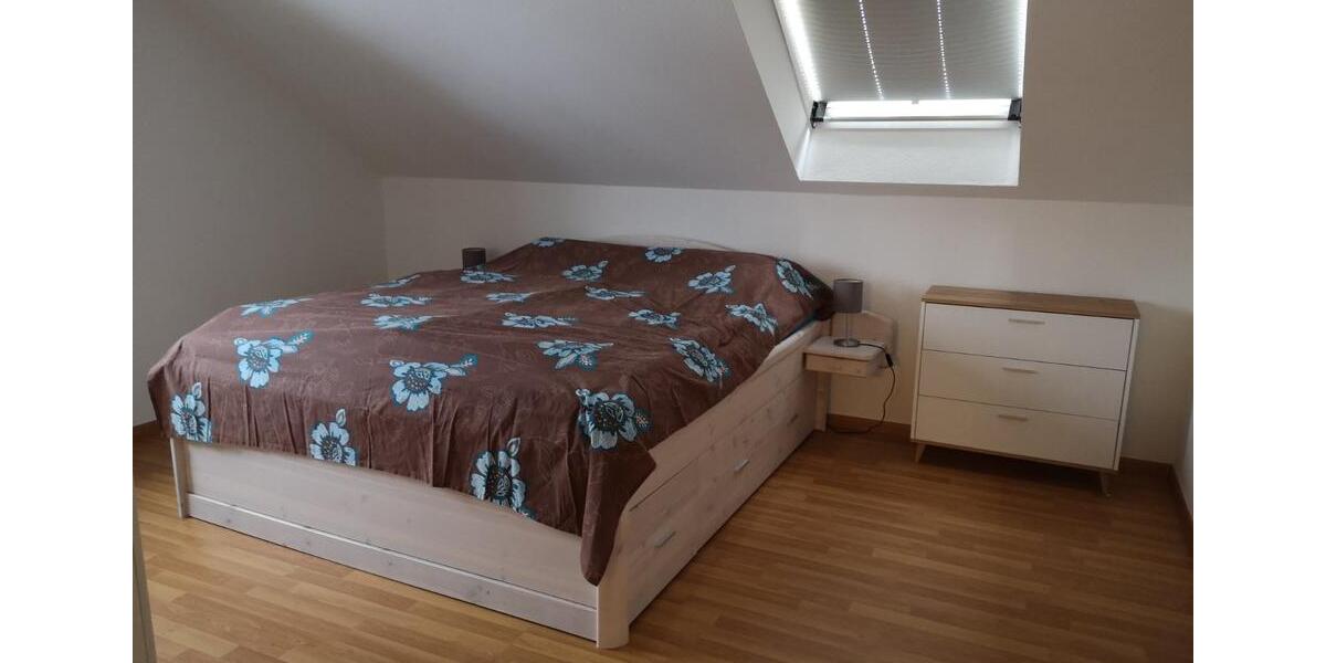 Dachgeschoßwohnung Adelsdorf - 2 Zimmer, 63 m&sup2;, 980&euro; | Angebot:25844281
