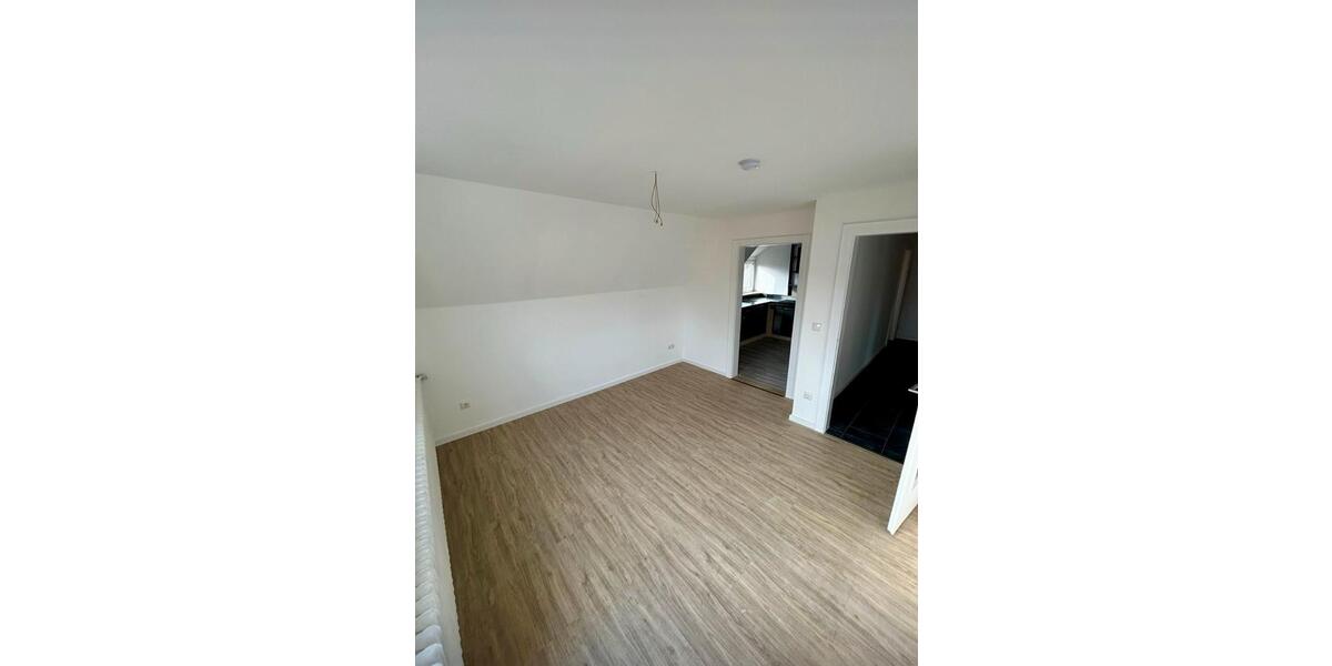 Dachgeschoßwohnung Forchheim - 3 Zimmer, 60 m&sup2;, 800&euro; | Angebot:25209886