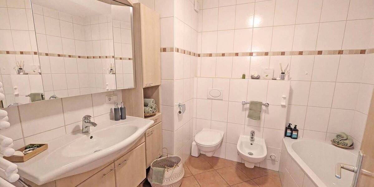 Mehrfamilienhaus, Wohnhaus Nürnberg Langwasser - 7 Zimmer, 166 m&sup2;, 549.000&euro; | Angebot:26242982