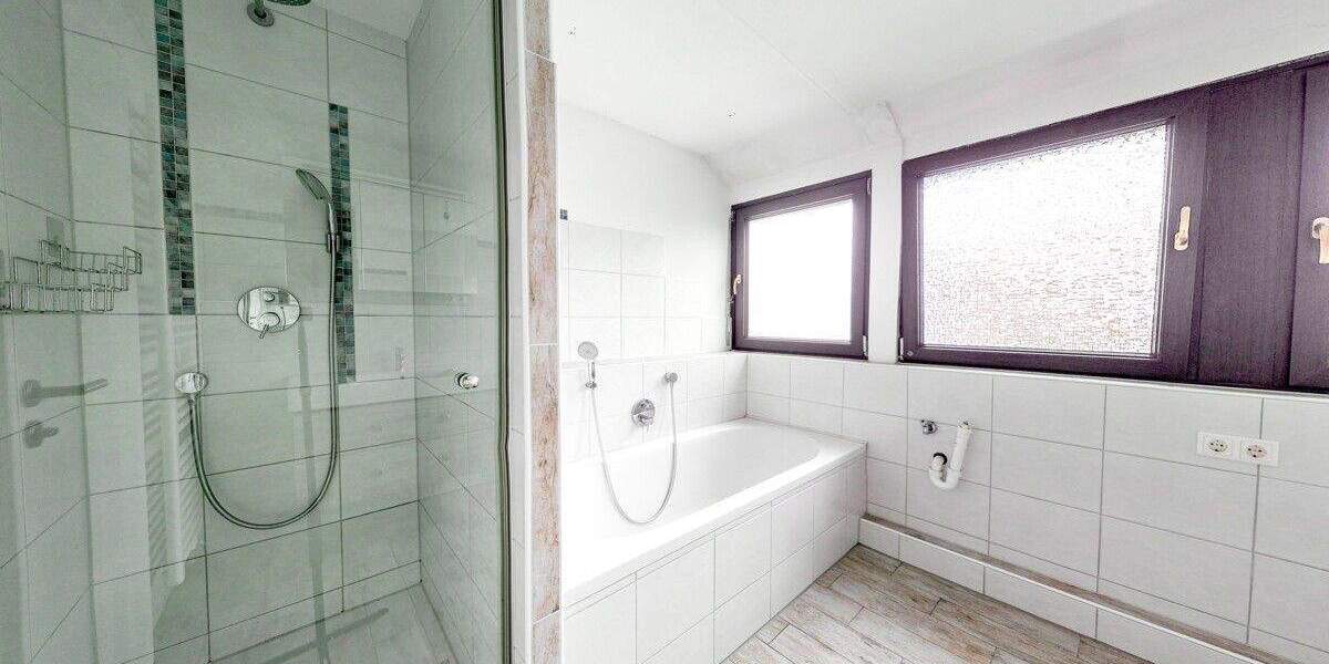 Mehrfamilienhaus, Wohnhaus Erlangen / Frauenaurach Frauenaurach - 7 Zimmer, 179 m&sup2;, 549.000&euro; | Angebot:25732868