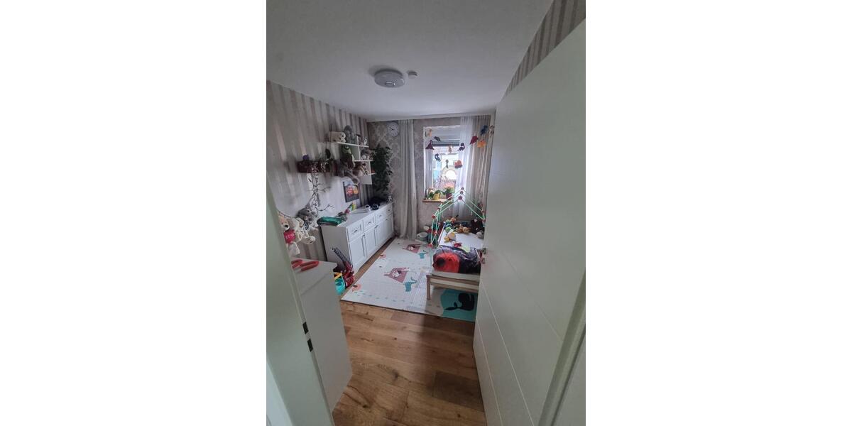 Reihenhaus Cadolzburg - 5 Zimmer, 114 m&sup2;, 490.000&euro; | Angebot:26818953