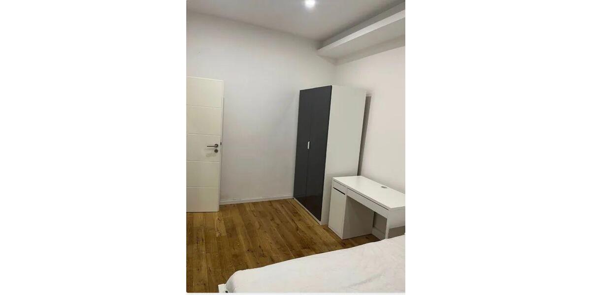 Etagenwohnung Nürnberg Gleißhammer - 4 Zimmer, 12 m&sup2;, 400&euro; | Angebot:26630839