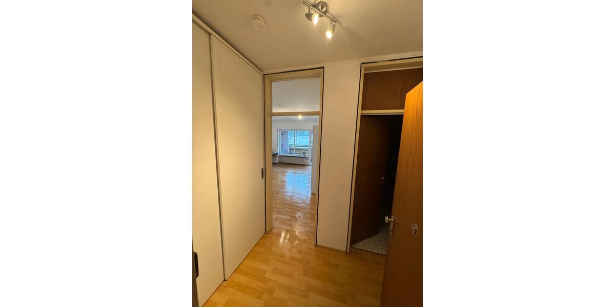 Dachgeschoßwohnung Nürnberg Gleißhammer - 1 Zimmer, 42 m&sup2;, 650&euro; | Angebot:25965999