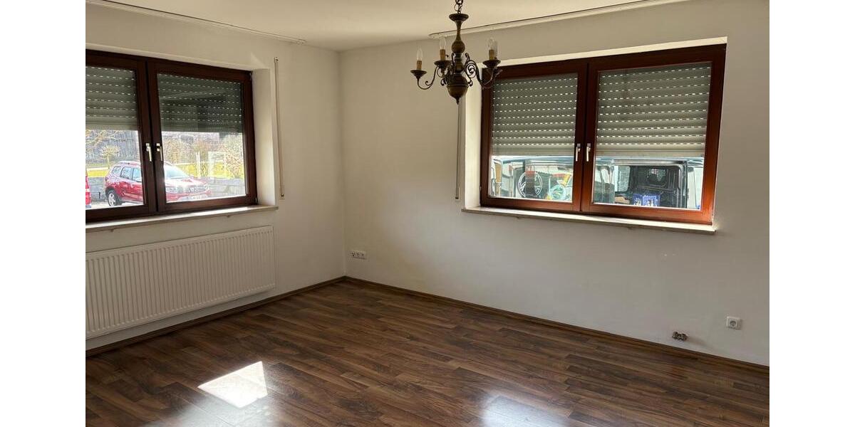 Erdgeschoßwohnung Schwabach - 3 Zimmer, 100 m&sup2;, 1.050&euro; | Angebot:25965992