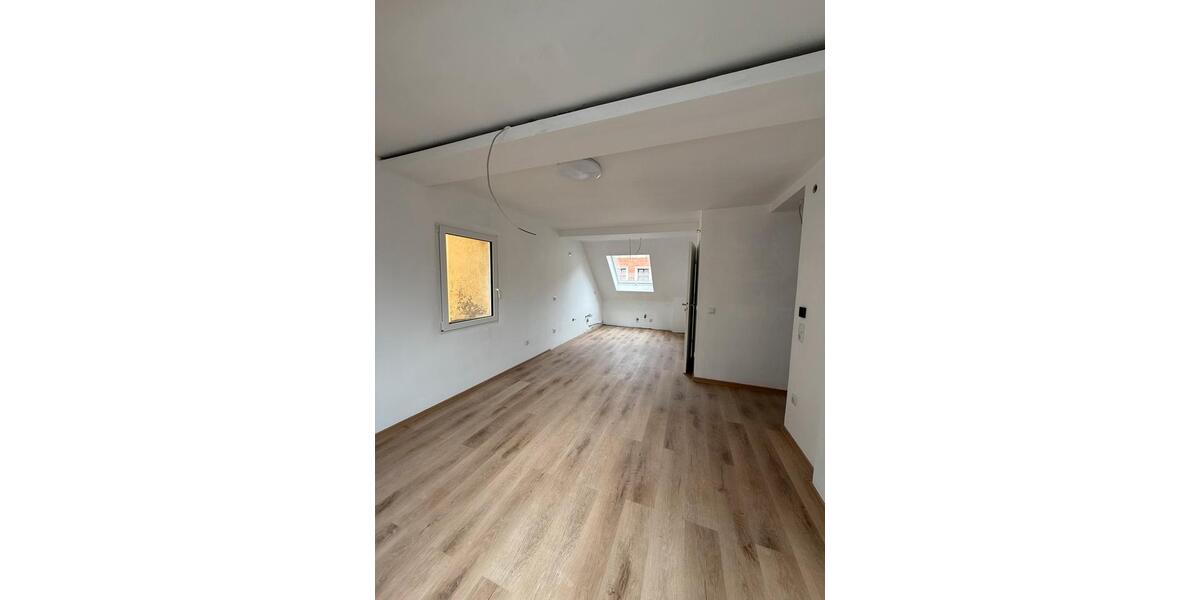Dachgeschoßwohnung Nürnberg Eberhardshof - 3 Zimmer, 53 m&sup2;, 900&euro; | Angebot:25973544