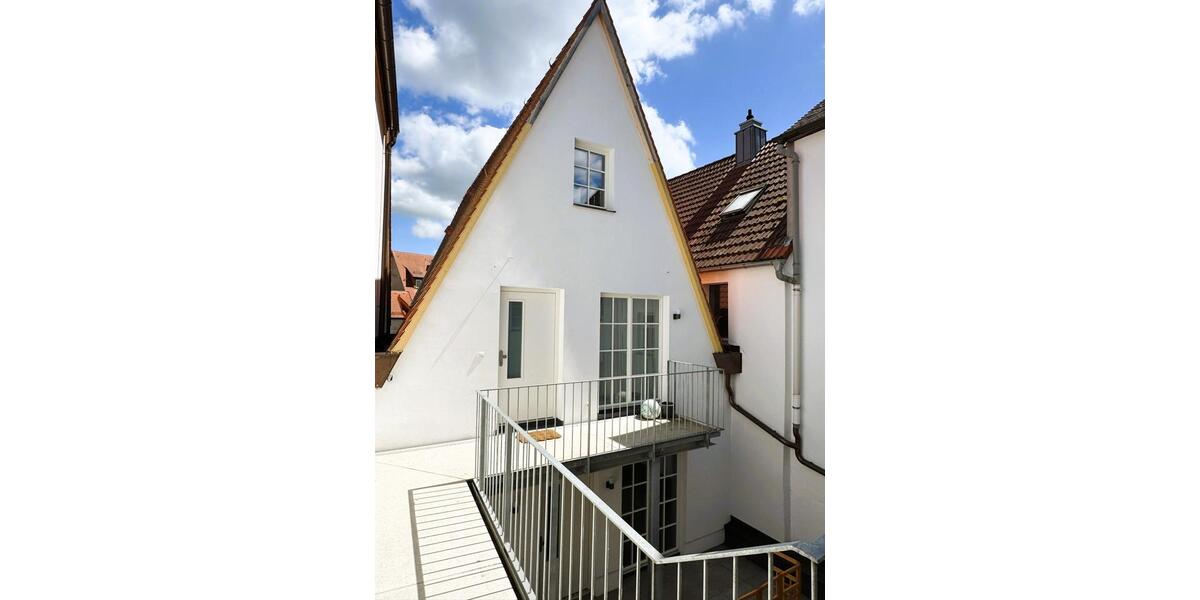 Dachgeschoßwohnung Forchheim - 2 Zimmer, 65 m&sup2;, 880&euro; | Angebot:26562498