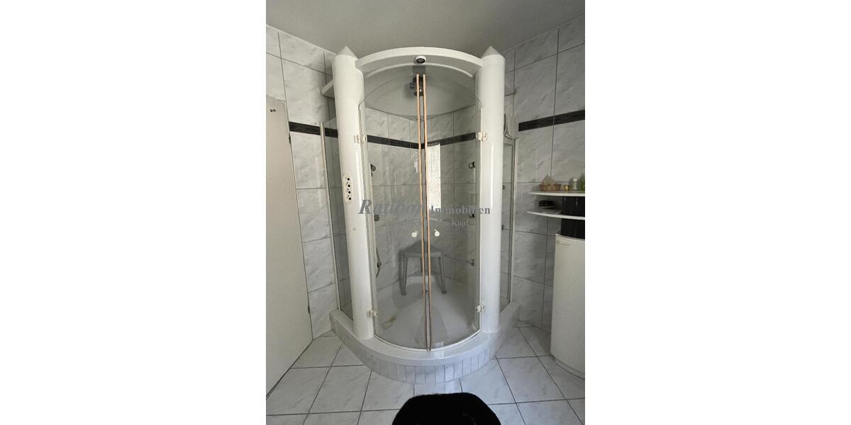 Sehr großzügiges und gepflegtes Einfamilienhaus mit Einliegerwohnung und Doppelgarage in Roth OT - Bungalow Roth Pfaffenhofen | Angebot:25634482