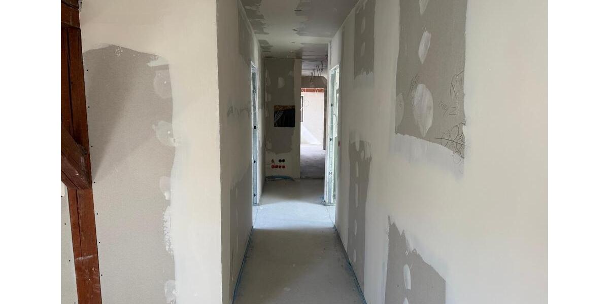 Dachgeschoßwohnung Simmelsdorf - 4.5 Zimmer, 80 m&sup2;, 240.000&euro; | Angebot:25902273