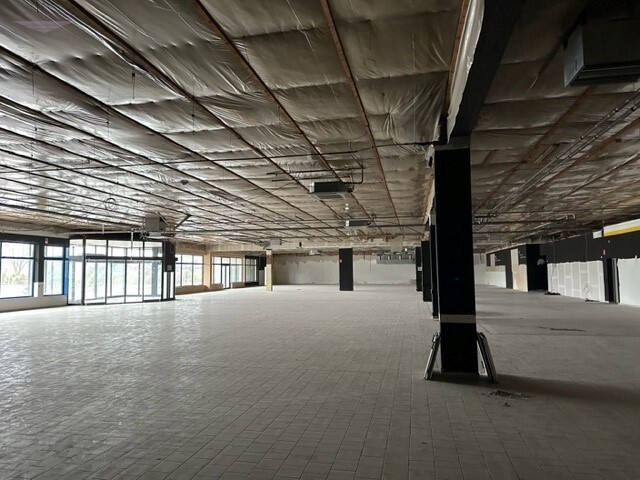 Nürnberg Halle für Groß-Einzelhandel, Ausstellung, Produktion, Lager - Gewerbeobjekt Nürnberg Almoshof | Angebot:26913244