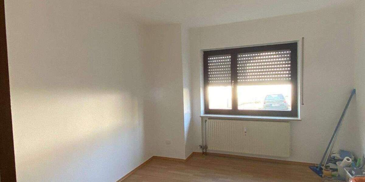 Etagenwohnung Forchheim Reuth - 3 Zimmer, 75 m&sup2;, 940&euro; | Angebot:25878726