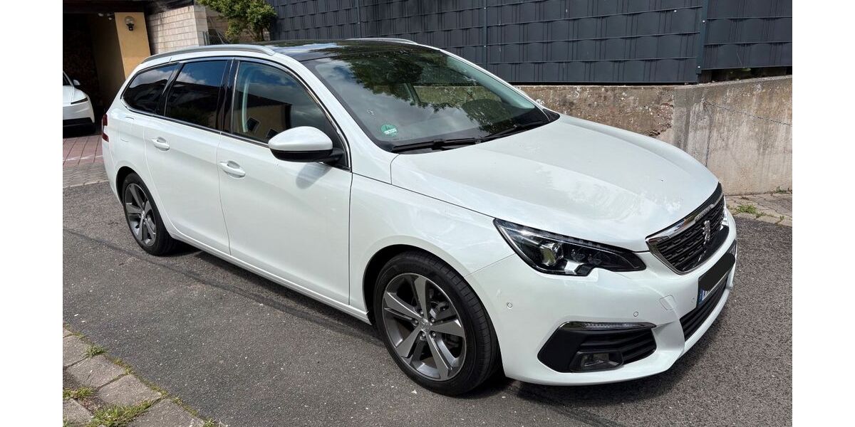 Peugeot 308 105.000 km 8.200 &euro; Langenzenn 90579
