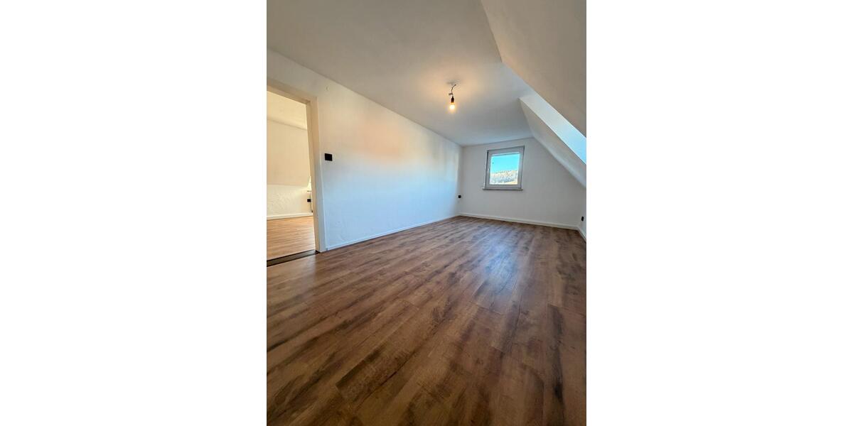 Dachgeschoßwohnung Windsbach - 2 Zimmer, 61 m&sup2;, 850&euro; | Angebot:25947998