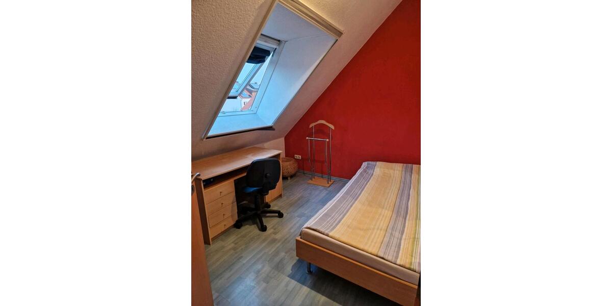 Dachgeschoßwohnung Erlangen Bruck - 3 Zimmer, 45 m&sup2;, 700&euro; | Angebot:25164820