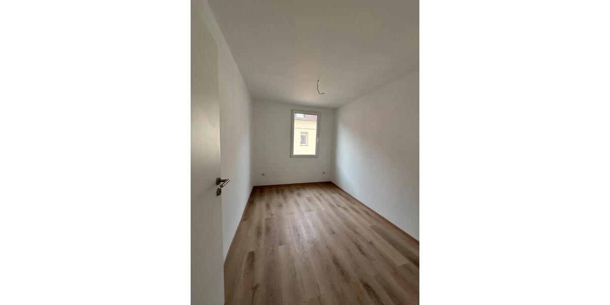 Dachgeschoßwohnung Nürnberg Eberhardshof - 3 Zimmer, 53 m&sup2;, 900&euro; | Angebot:25973544